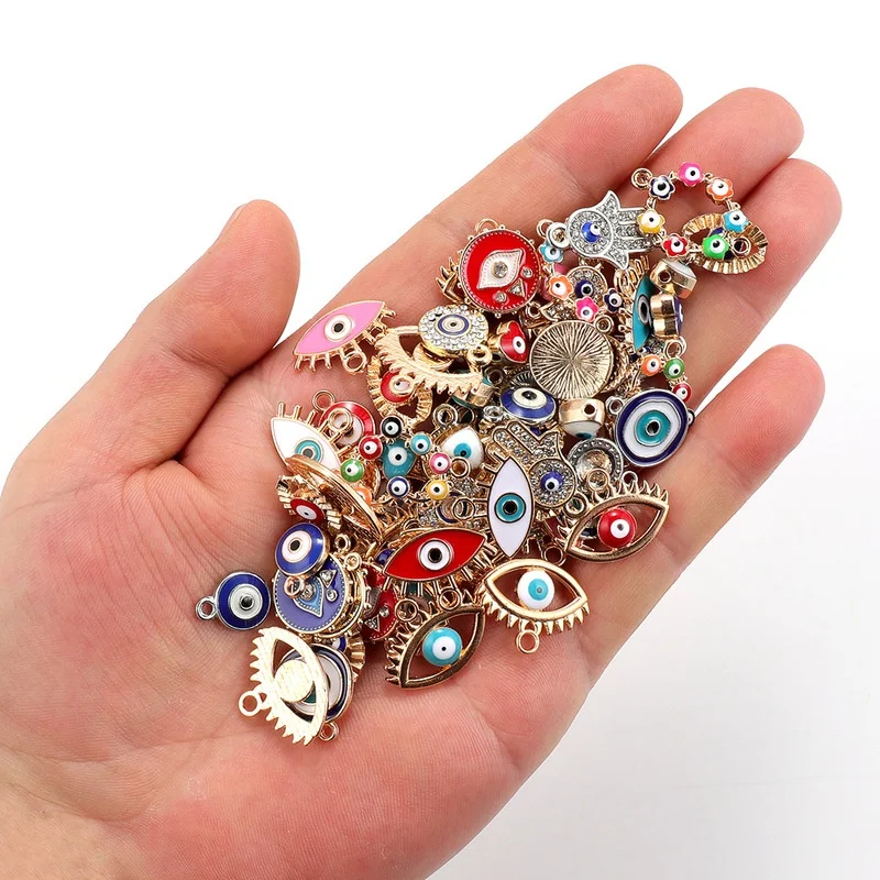 ชาร์มตาปีศาจประดับเพชรและคริสต - Evil Eye Bracelet บทวิจารณ์และราคา
