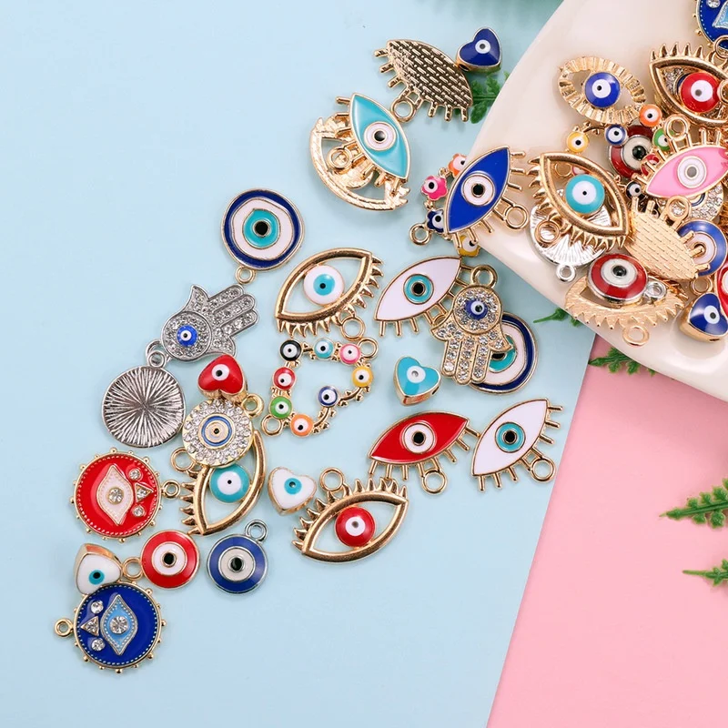 ชาร์มตาปีศาจประดับเพชรและคริสต - Evil Eye Bracelet บทวิจารณ์และราคา