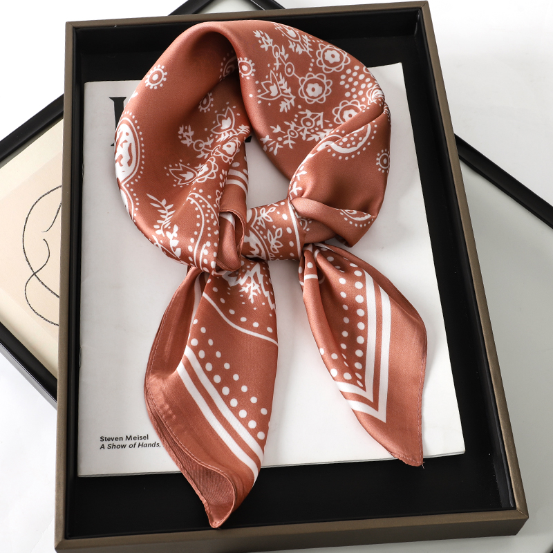 ผ้าพันคอไหมพิมพ์ลายเพสลีย์สี่เ - Women Accessories Brands บทวิจารณ์และราคา